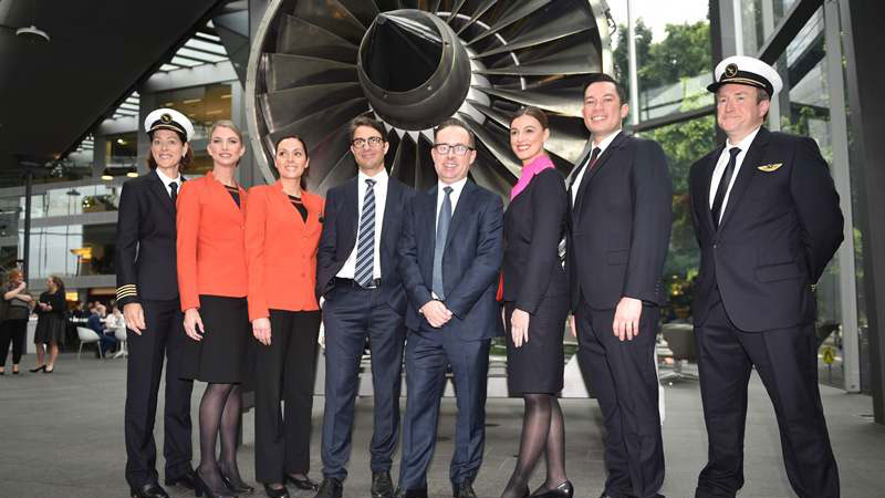 Qantas soars to record profits