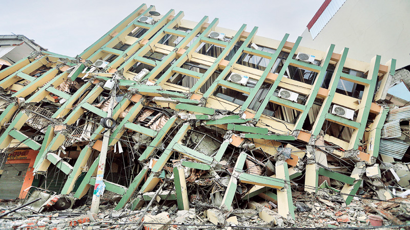 Quake kills 235 in Ecuador