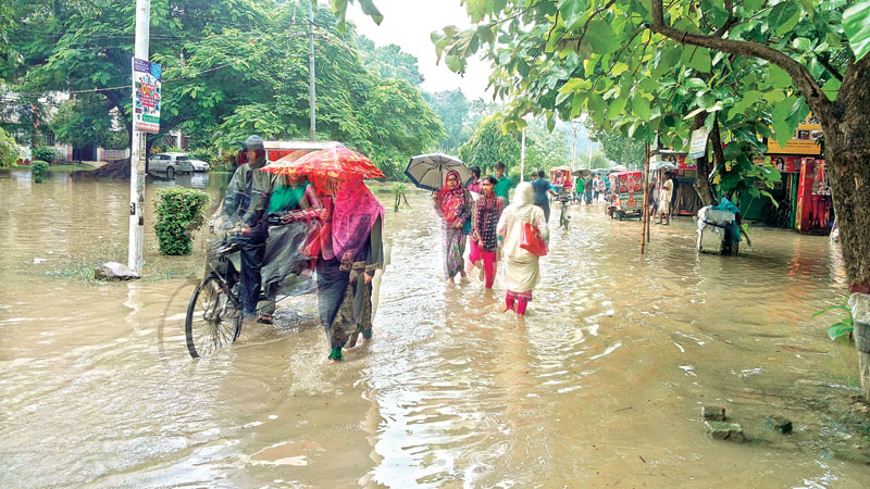 Incessant rain hits life in Rajshahi 