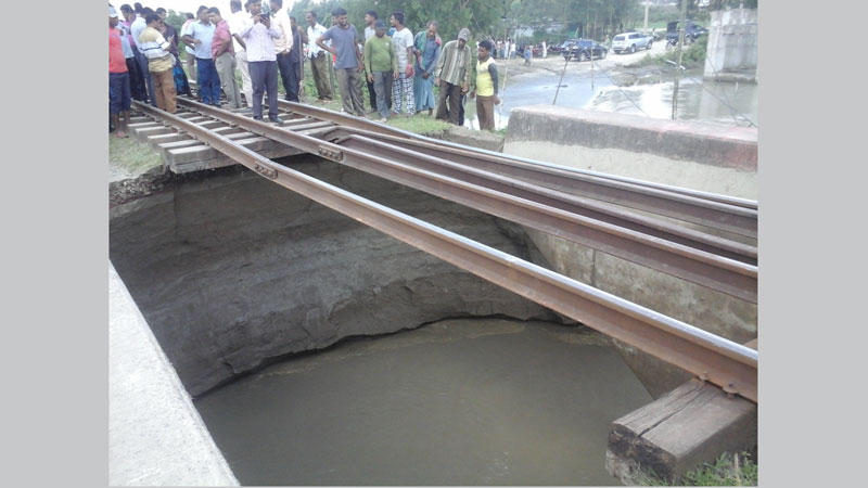 Rail link to 3 divisions snapped 
