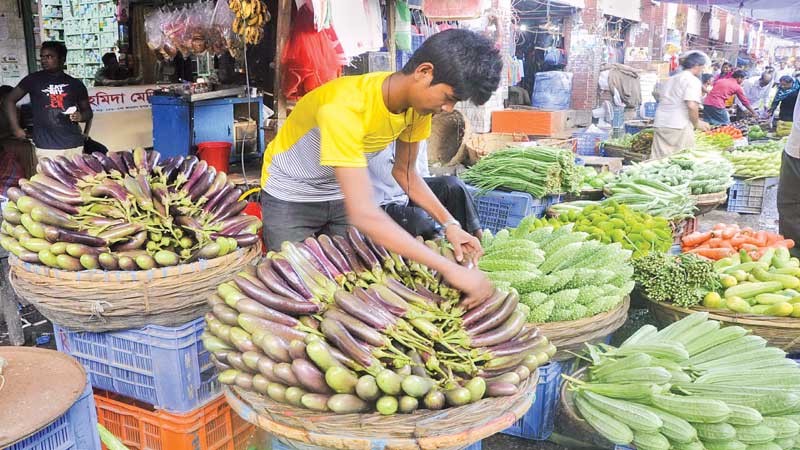 Prices of essentials soar ahead of Ramzan