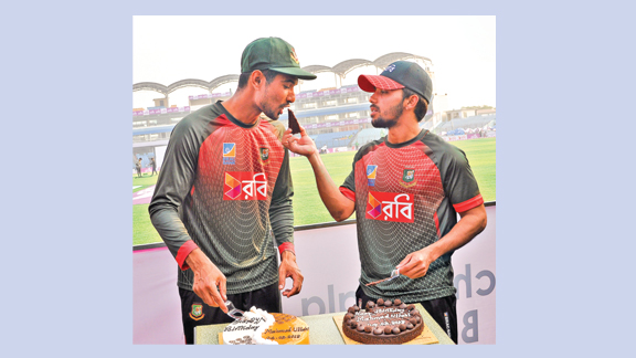 Riyad showers praise on Mominul, Liton