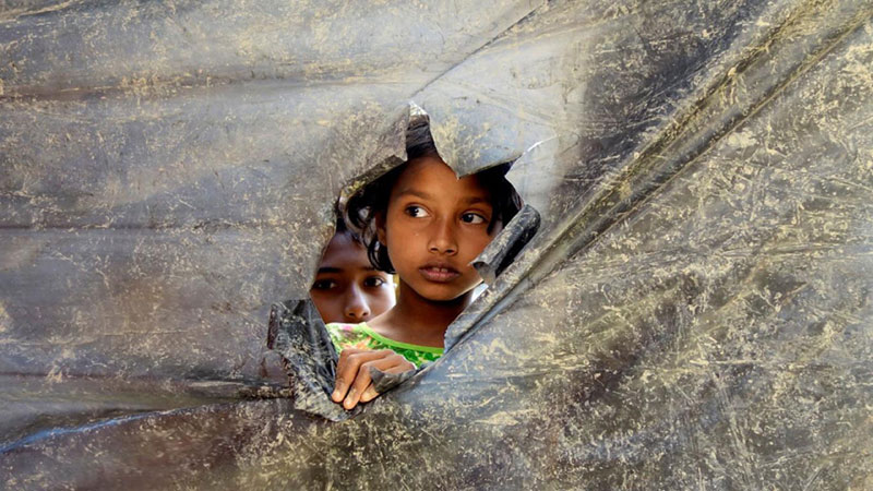 Rohingya refugees fleeing for sanctuary in Bangladesh