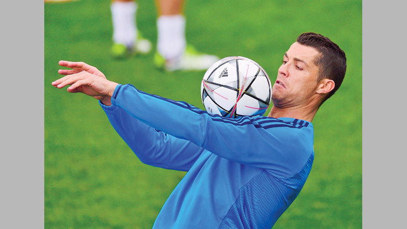 Euro giants face acid test in Champs League