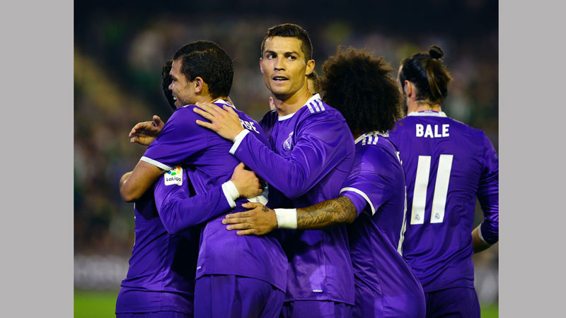 Giants flex their muscles in Spanish La Liga