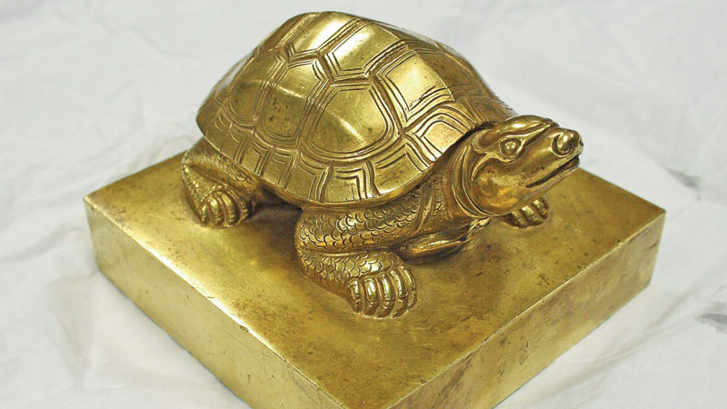 US returns looted royal seals to S Korea