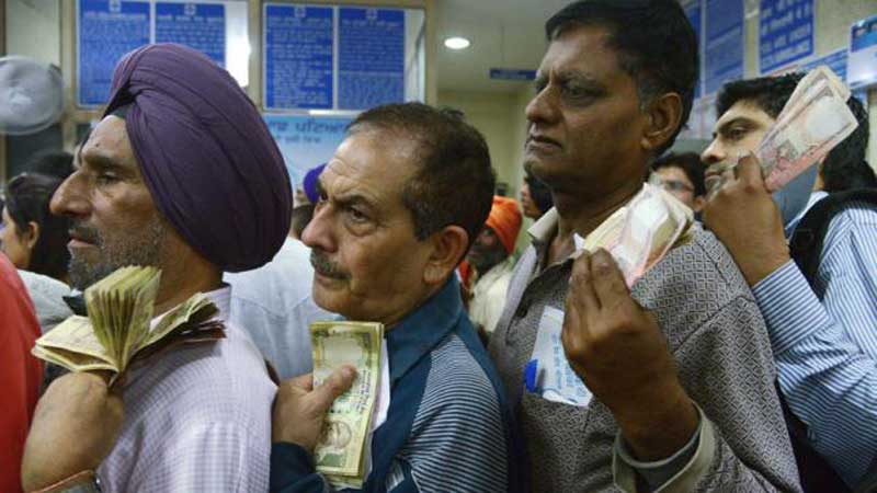 Rs 570cr seized from 3 containers in India