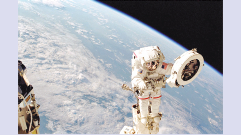 Russia to start offering spacewalks for tourists