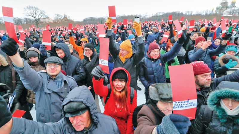 Thousands endorse Alexei  Navalny to challenge Putin