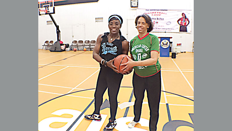 Ruthie Bolton concludes
short tour of Bangladesh 