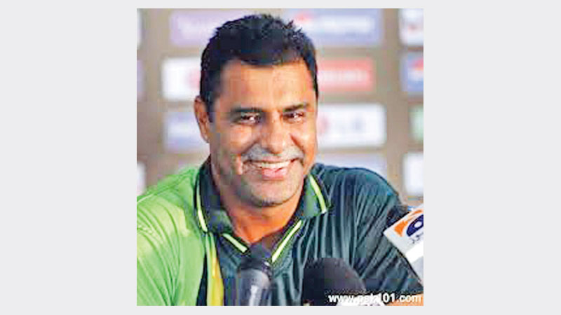 Pakistan retain Waqar as coach until England tour