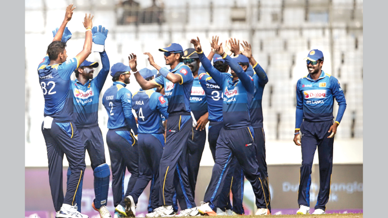 SL slander  Bangladesh,
book final berth