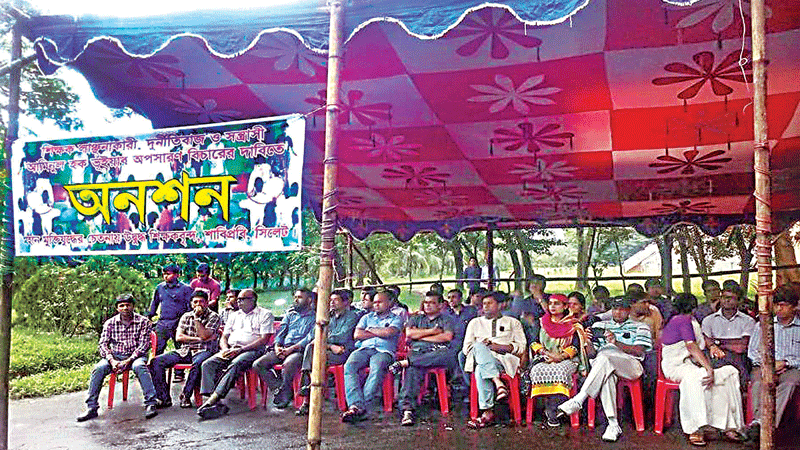 Hunger strike observed for removal of  VC