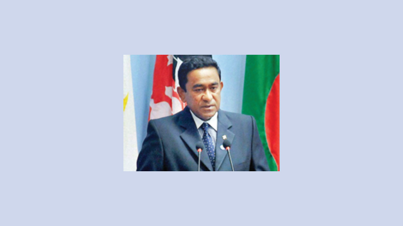 Sanctions loom as Maldives toppled Yameen fights back