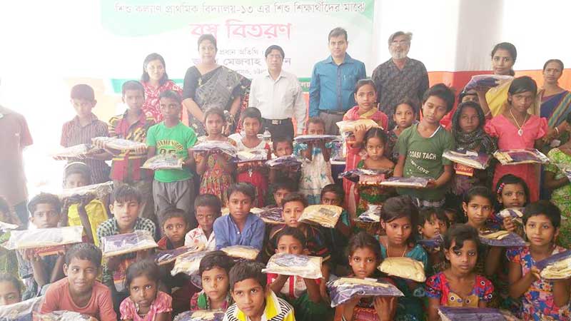 Dream comes true for 150 street children in Ctg
