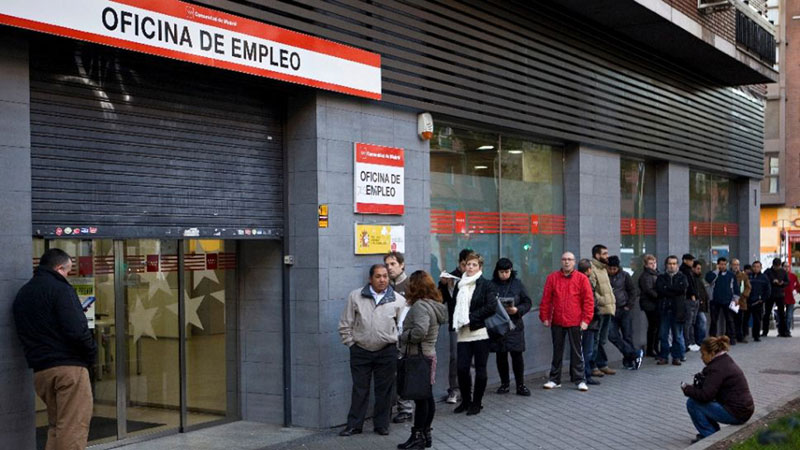 Spain struggles to reduce unemployment, debt despite growth