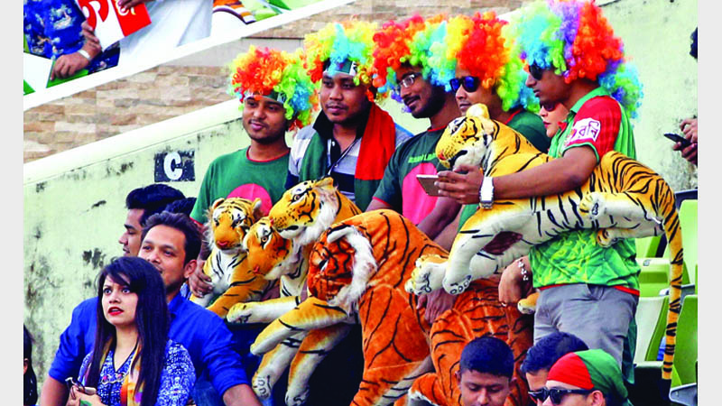 Crowd overcrowded stadium