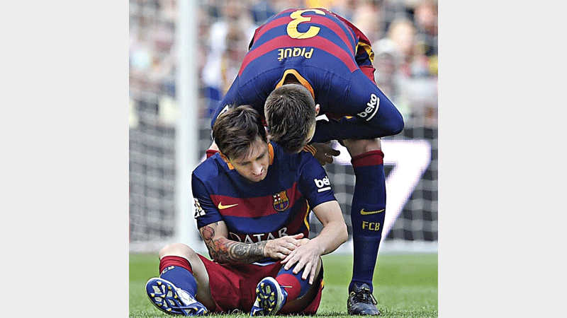 Messi knee injury mars Barca win