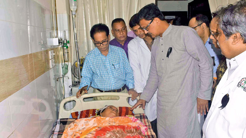 State minister visits Krishna Roy