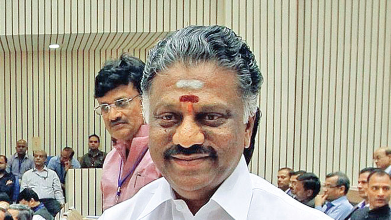 Tamil Nadu CM refuses to give way to successor