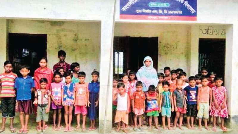 One-woman show at Tangail 
primary school