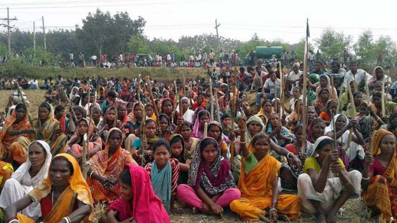 Tea garden workers continue protest 