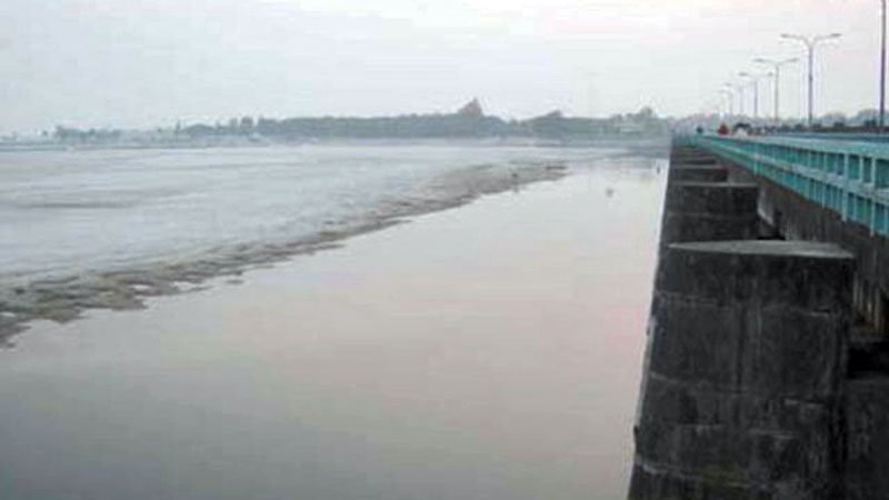 Experts brush aside
Mamata proposal