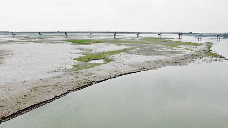 Teesta runs short of water   