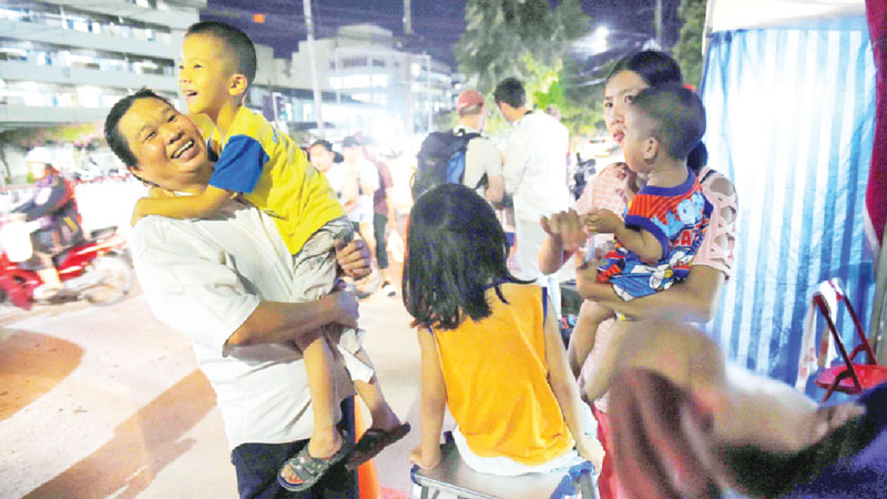 Boys rescued from Thai cave