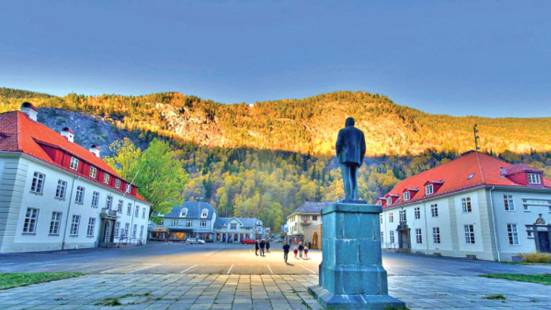 The dark town that built a giant mirror to deflect the Sun