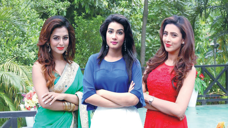 Three popular heroines turn anchors in same show