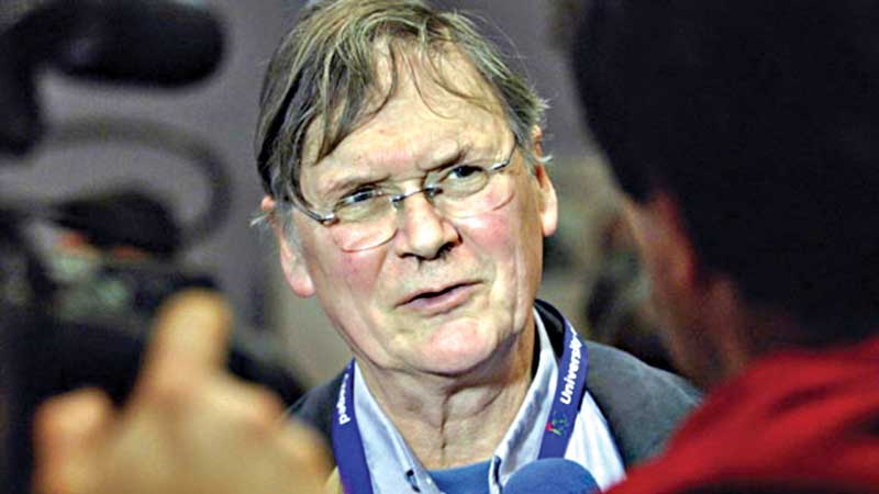 Nobel laureate Tim Hunt says he was forced to resign