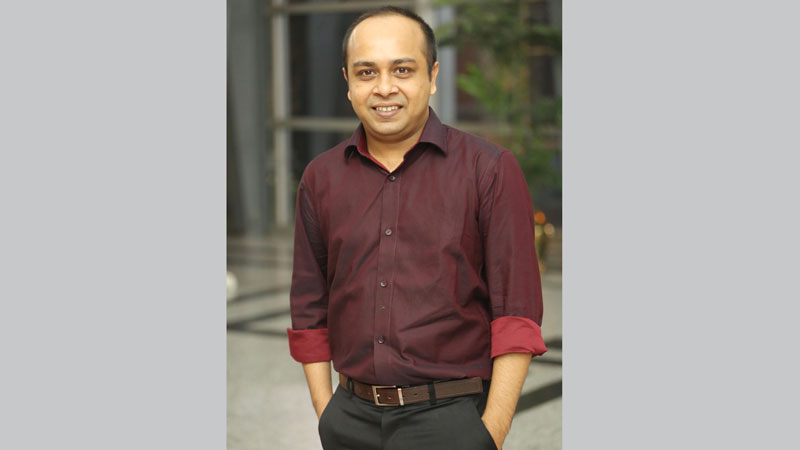 Topu reunites with Prince Mahmud once again