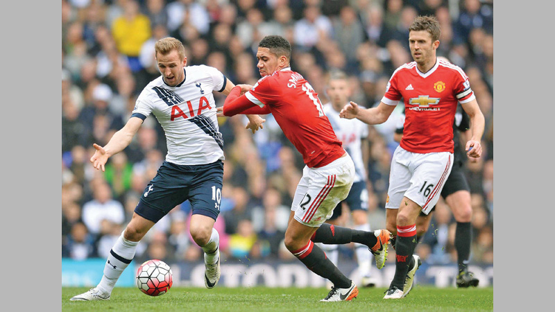 Leicester out in front as Spurs stay in title hunt 