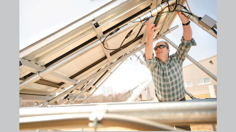 Turning tobacco fields into solar farms