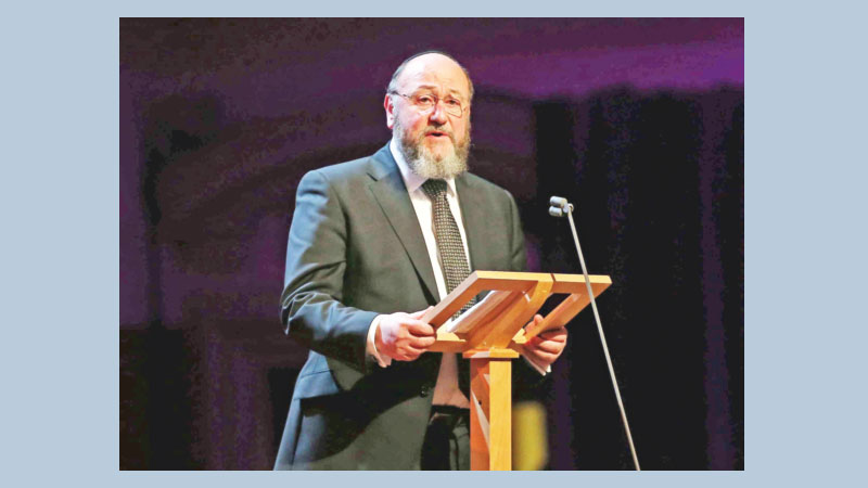 UK chief rabbi suggests Corbyn ‘unfit for office’