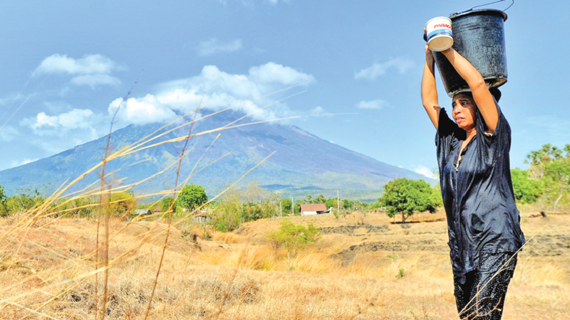 Thousands evacuated from Vanuatu island as volcano erupts