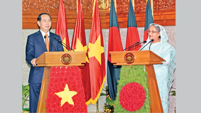 Vietnam President Quang in city