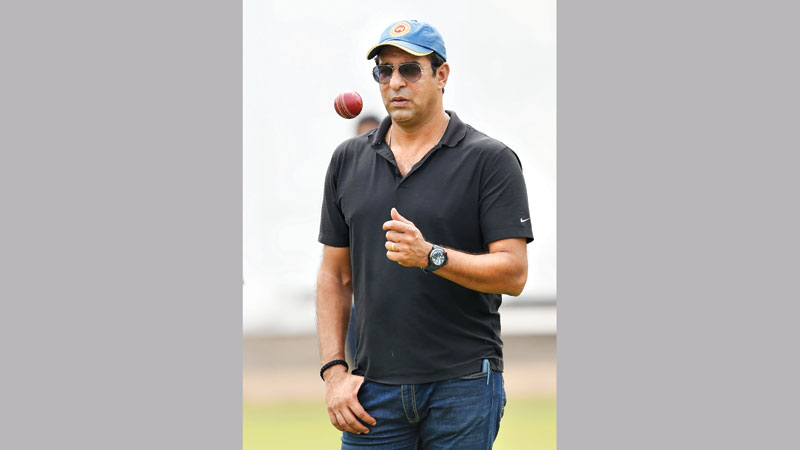 ‘Swing Sultan’ Akram
trains Lankan pacers