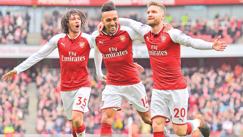 Wenger gets boost as Arsenal sink Watford