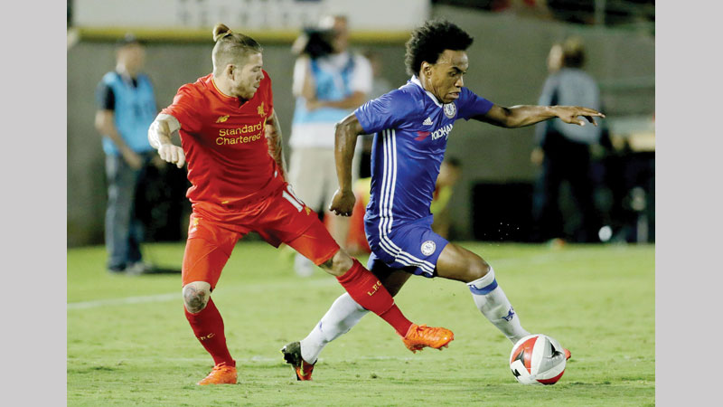 Ten-man Chelsea too good for Liverpool 