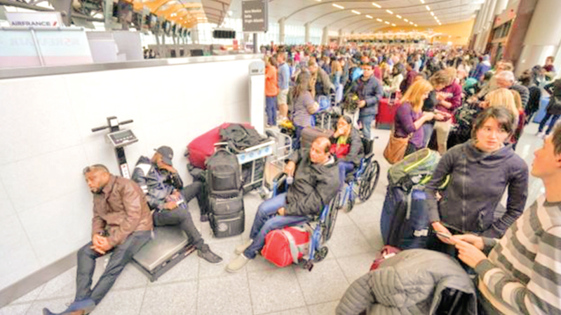 World’s busiest airport paralyzed for 11hrs