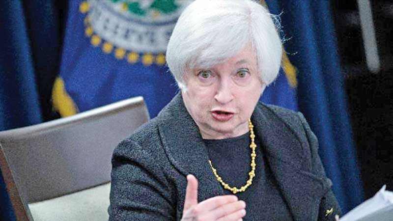US Fed officials split on timing of interest rate increase