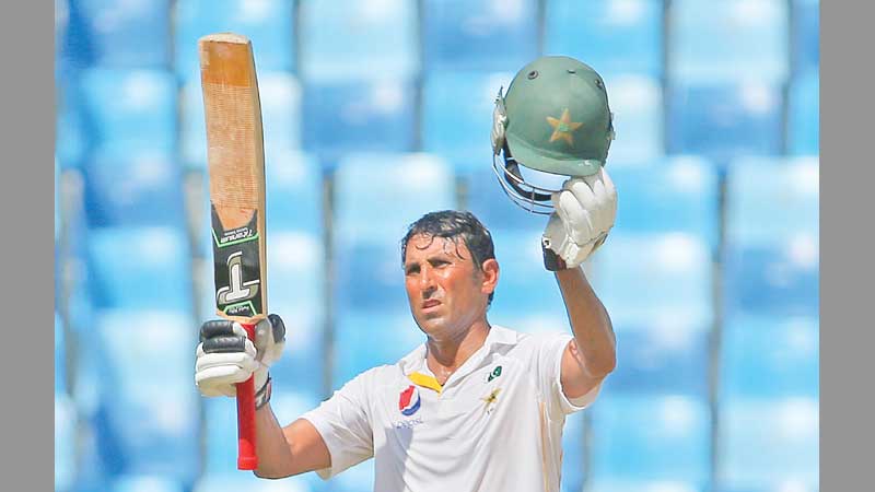 Pakistan press for win over England 