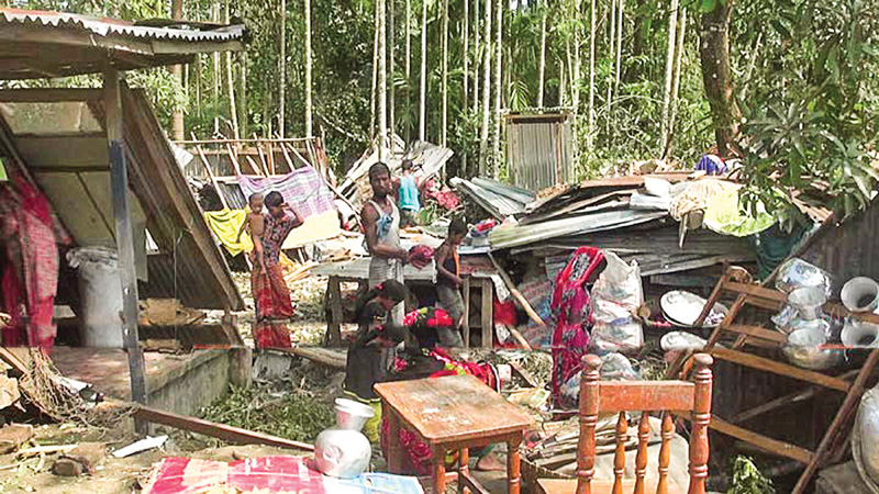 Roanu victims passing 
hard time in Bhola