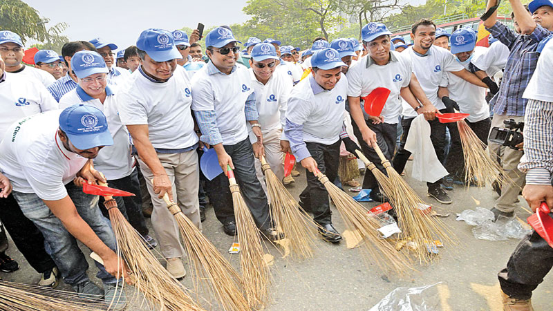 Mayors join street cleaning campaign