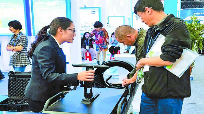 Yunnan unveils new high tech at Shenzhen expo