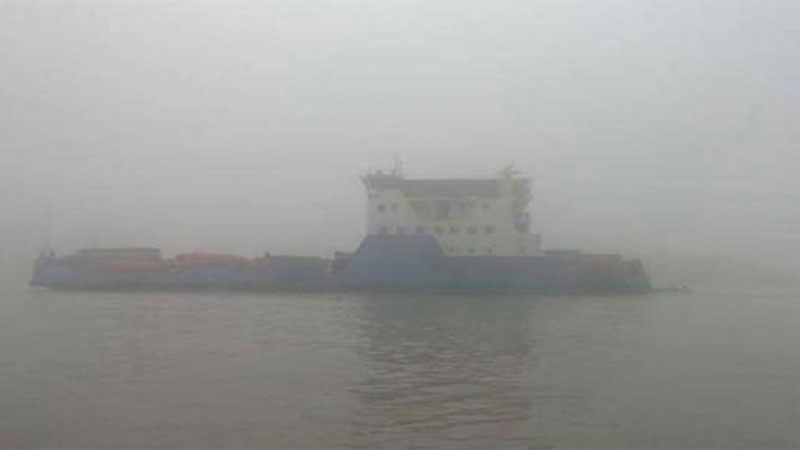 Ferry services on Daulatdia-Paturia resumes after 7 hrs
