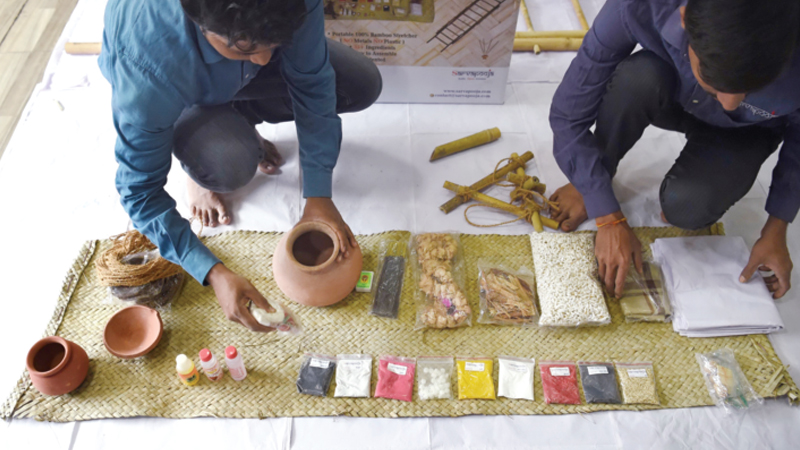 Online ‘funeral kits’ help grieving Indians
