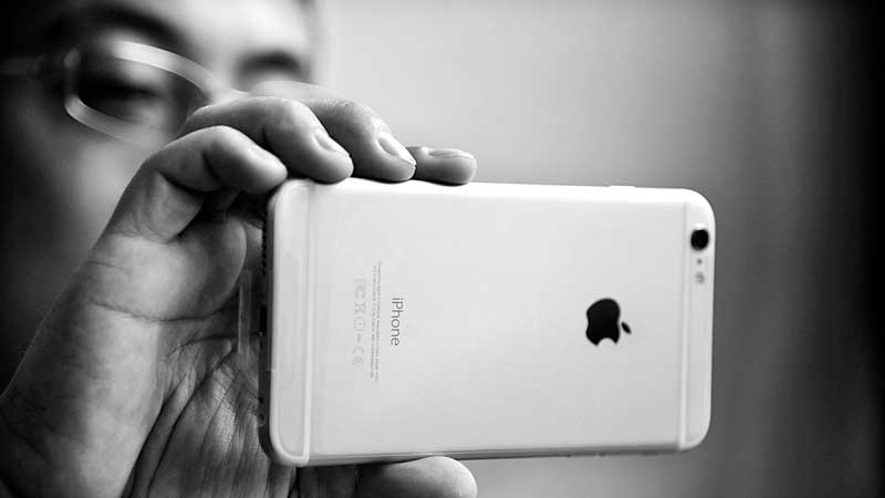 Samsung, tech suppliers 
sink on smartphone woes but Asia stocks gain